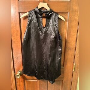 ABSOLUTE ANGEL Black Polyester dressy tank top  with button collar. Size L